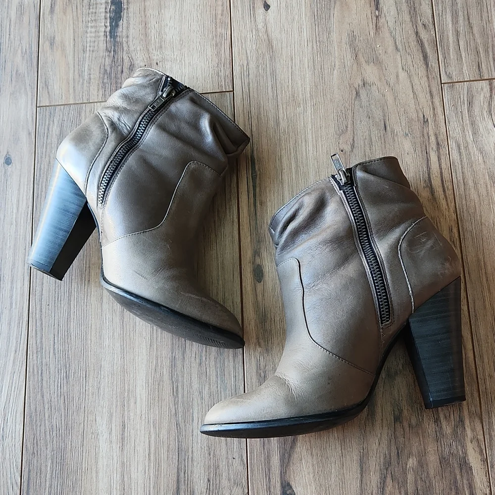 Booties - Picture 4 of 9